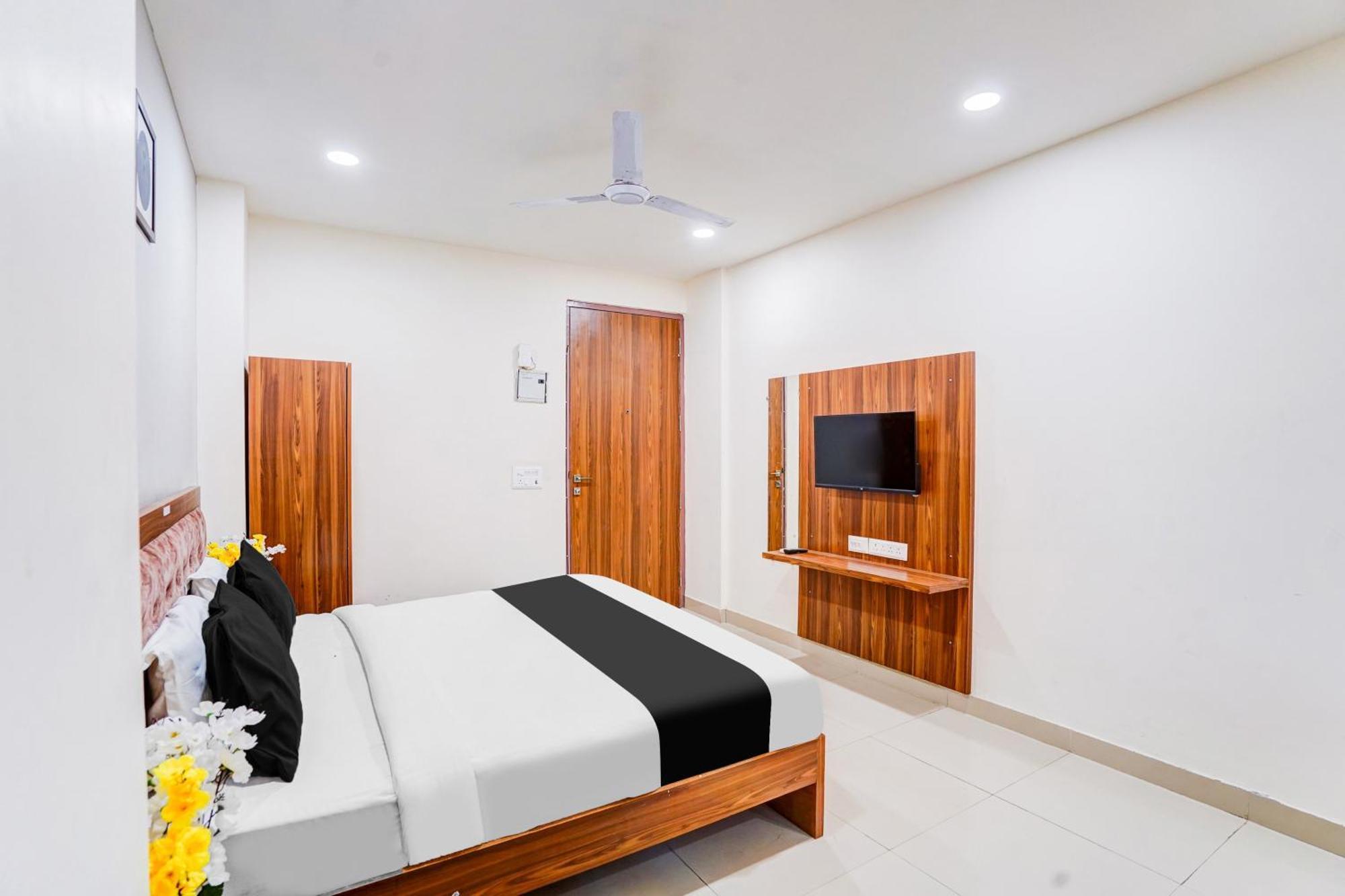Hotel Super Collection O Sector 104 Noida Zewnętrze zdjęcie