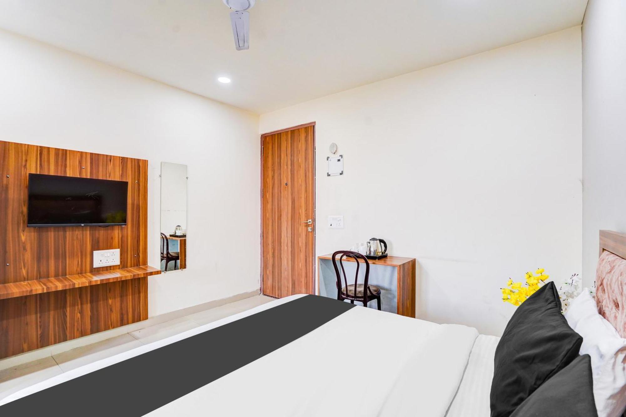 Hotel Super Collection O Sector 104 Noida Zewnętrze zdjęcie