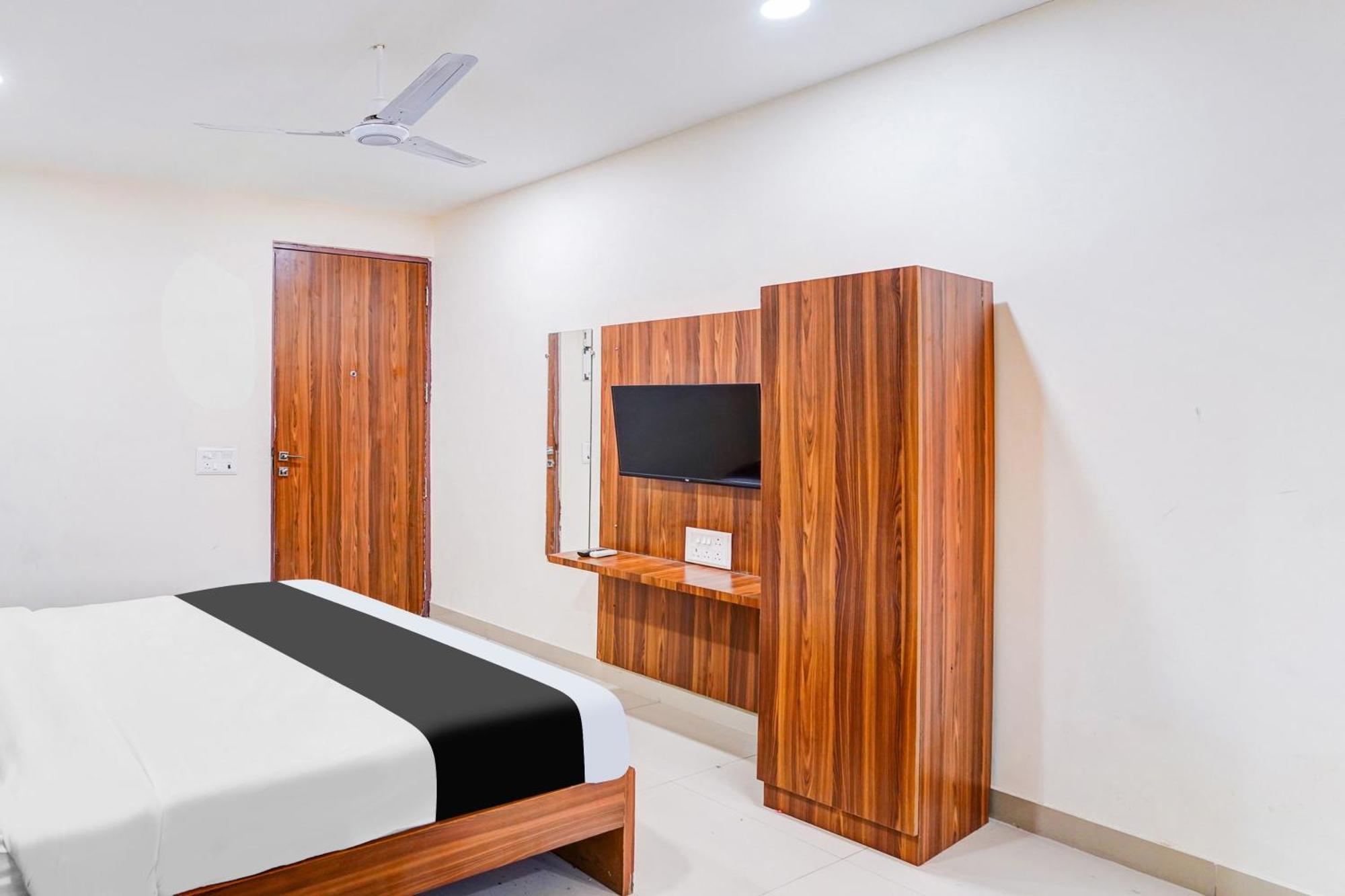 Hotel Super Collection O Sector 104 Noida Zewnętrze zdjęcie