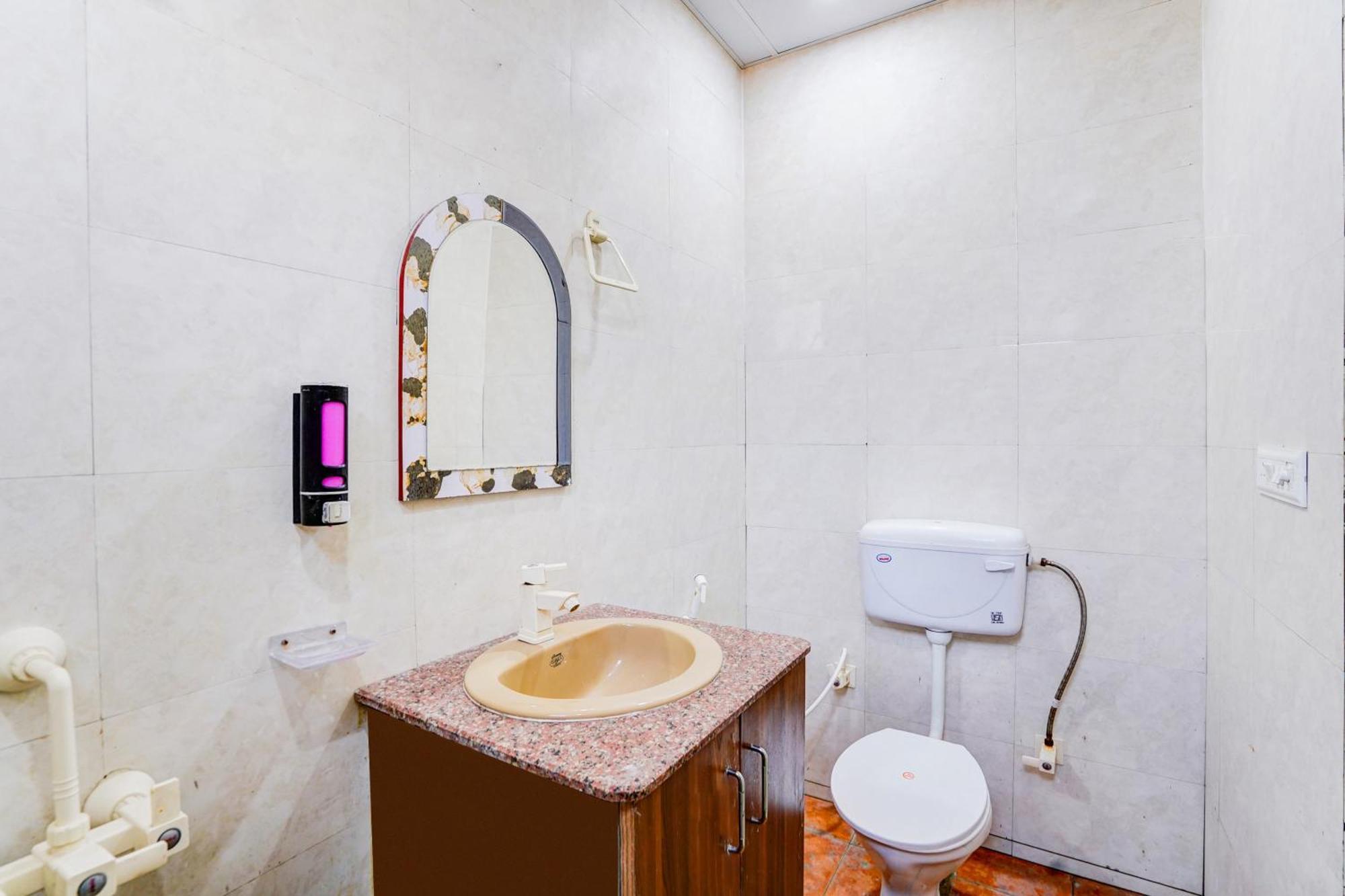 Hotel Super Collection O Sector 104 Noida Zewnętrze zdjęcie